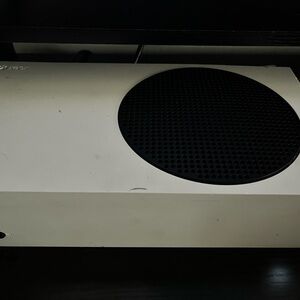 Xbox series s comes with everything